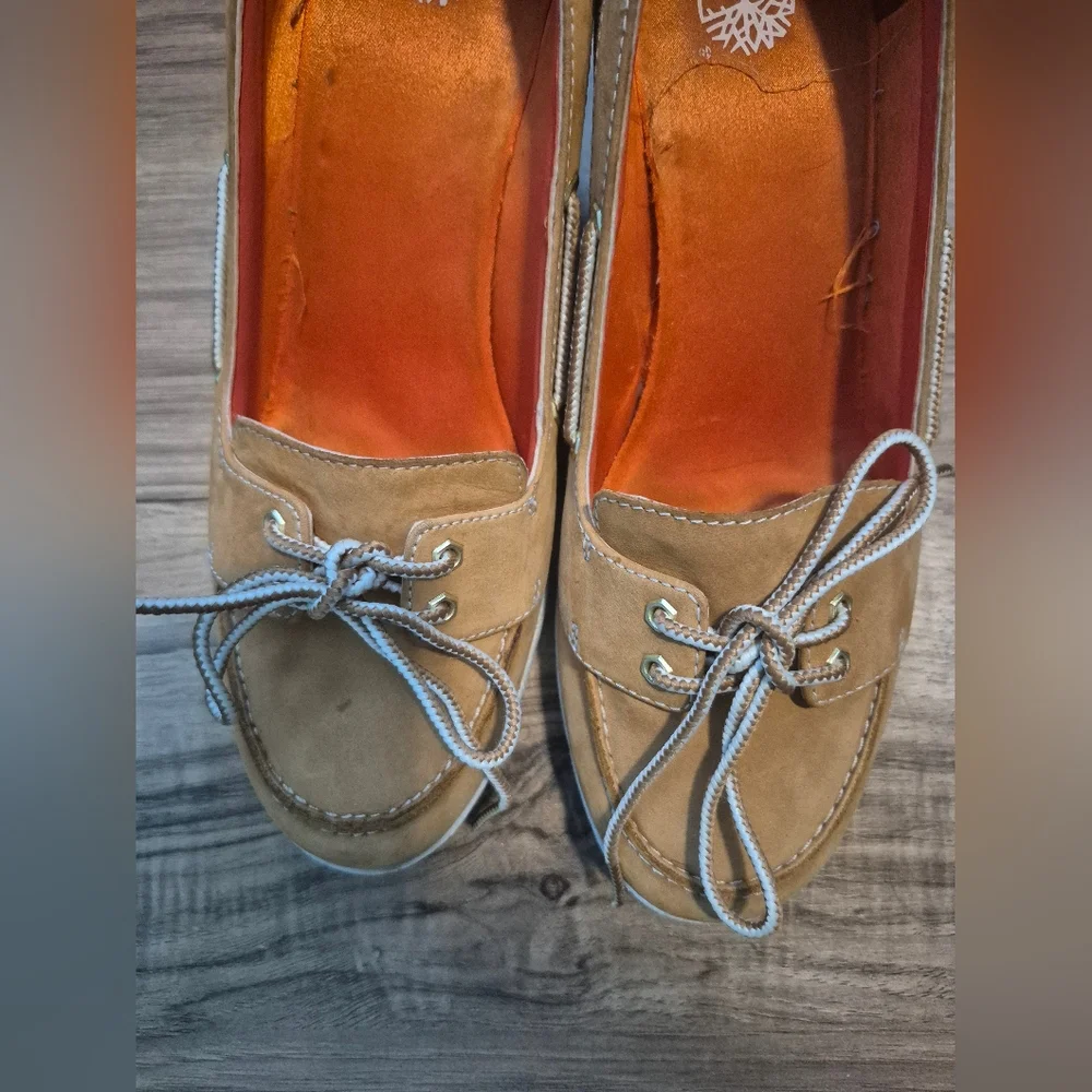 Timberland Tan Boat Shoes with Classic Moccasin Stitching